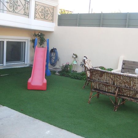 Rea'S Guest House อาร์เตมีดา ภายนอก รูปภาพ
