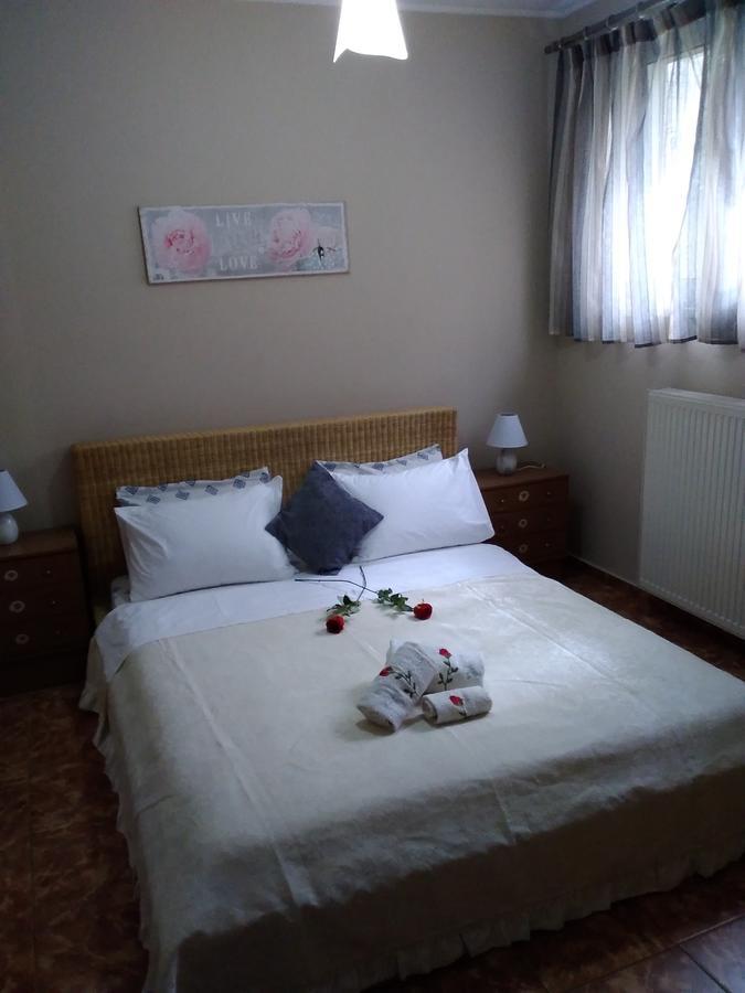 Rea'S Guest House อาร์เตมีดา ภายนอก รูปภาพ