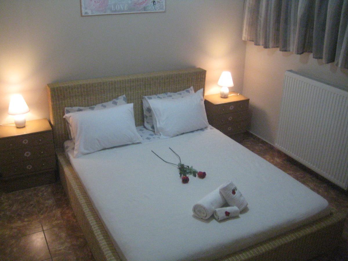 Rea'S Guest House อาร์เตมีดา ภายนอก รูปภาพ